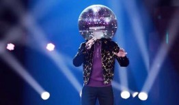 蒙面歌手最新爆料是谁呀,神秘嘉宾身份揭晓，竟是...