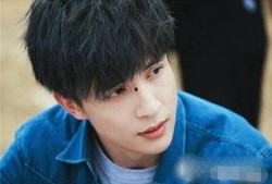 爆料薛之谦现状视频最新,从巅峰跌落，他如今过得如何？