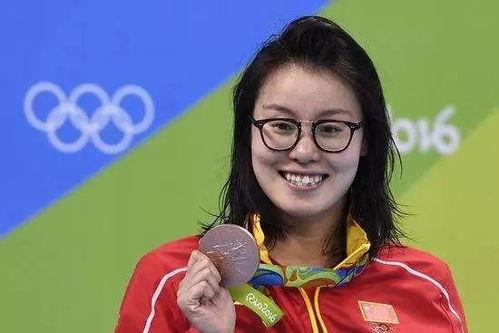 娱乐圈中的吃瓜爱好者有哪些,揭秘幕后故事与热门话题